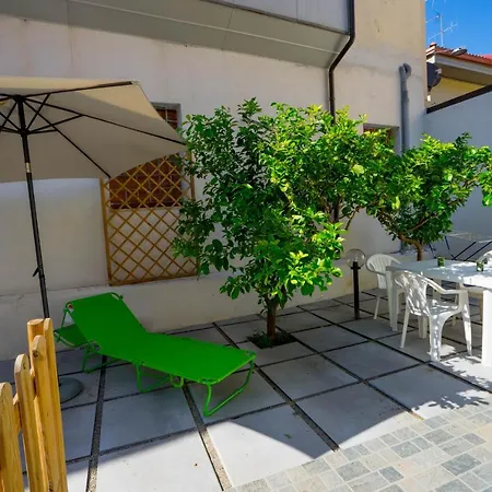 Mini Con Giardino In Centro *