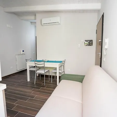 Διαμέρισμα Mini Con Giardino In Centro Καταντζάρο