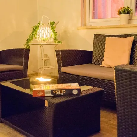 Apartment Mini Con Giardino In Centro